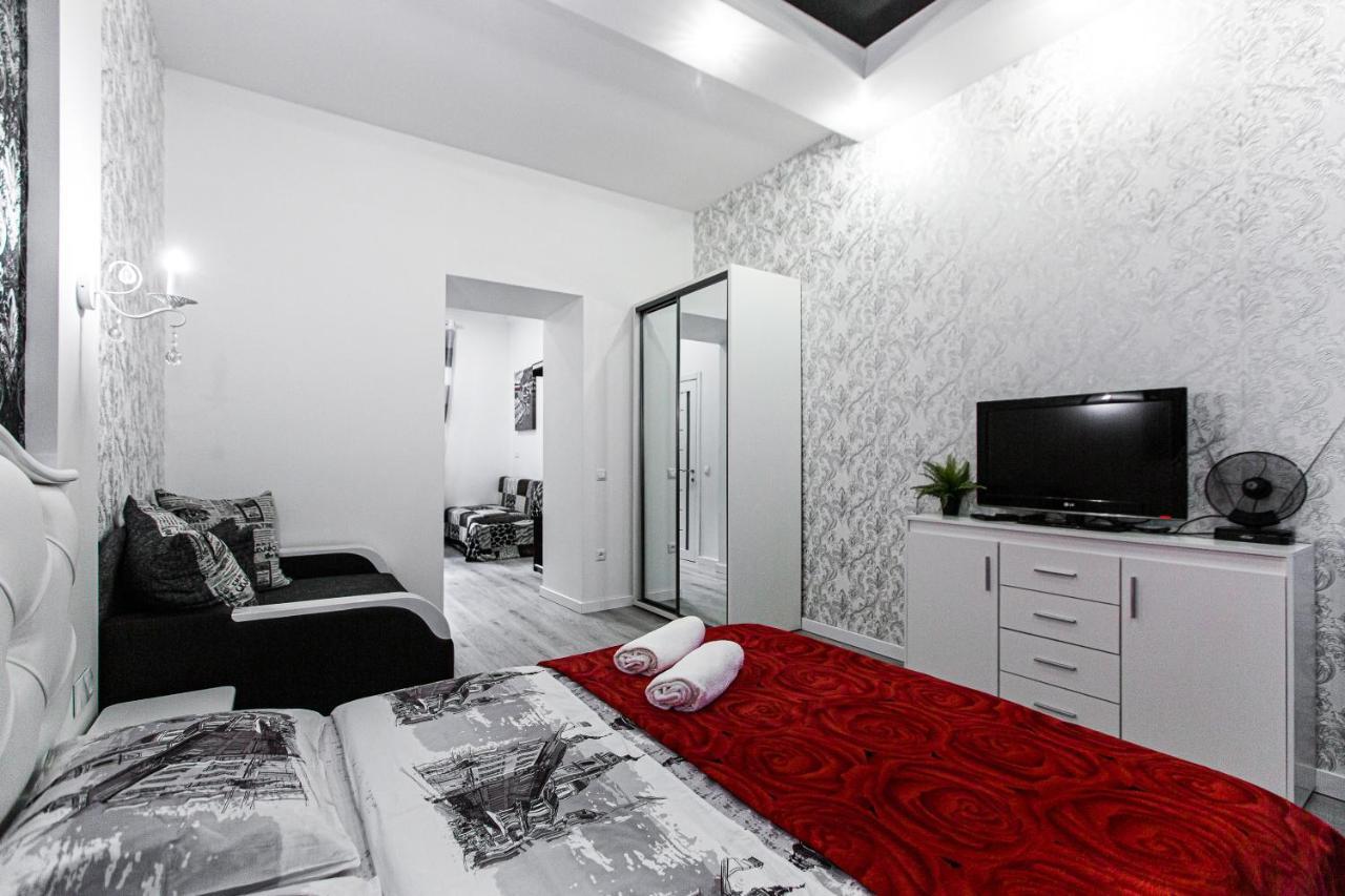 Apartamento Однокомнатная Форум-Центр Leópolis Exterior foto