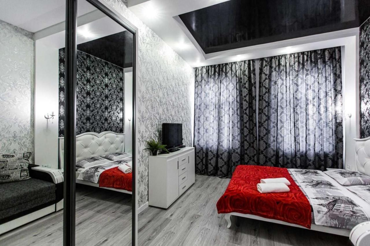 Apartamento Однокомнатная Форум-Центр Leópolis Exterior foto